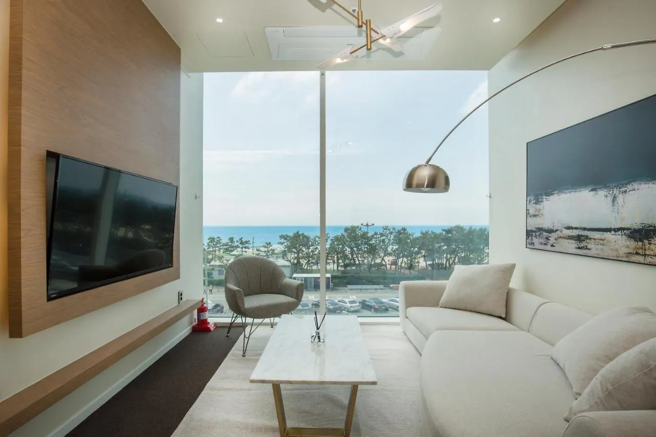 Uh Suite Haeundae Harbor Town 4F Busan