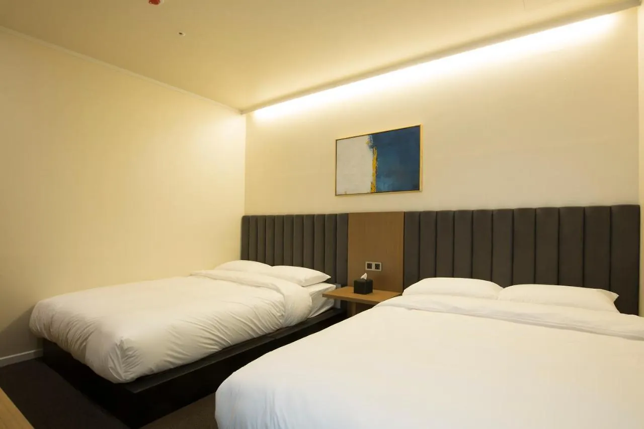 Uh Suite Haeundae Harbor Town 4F Busan